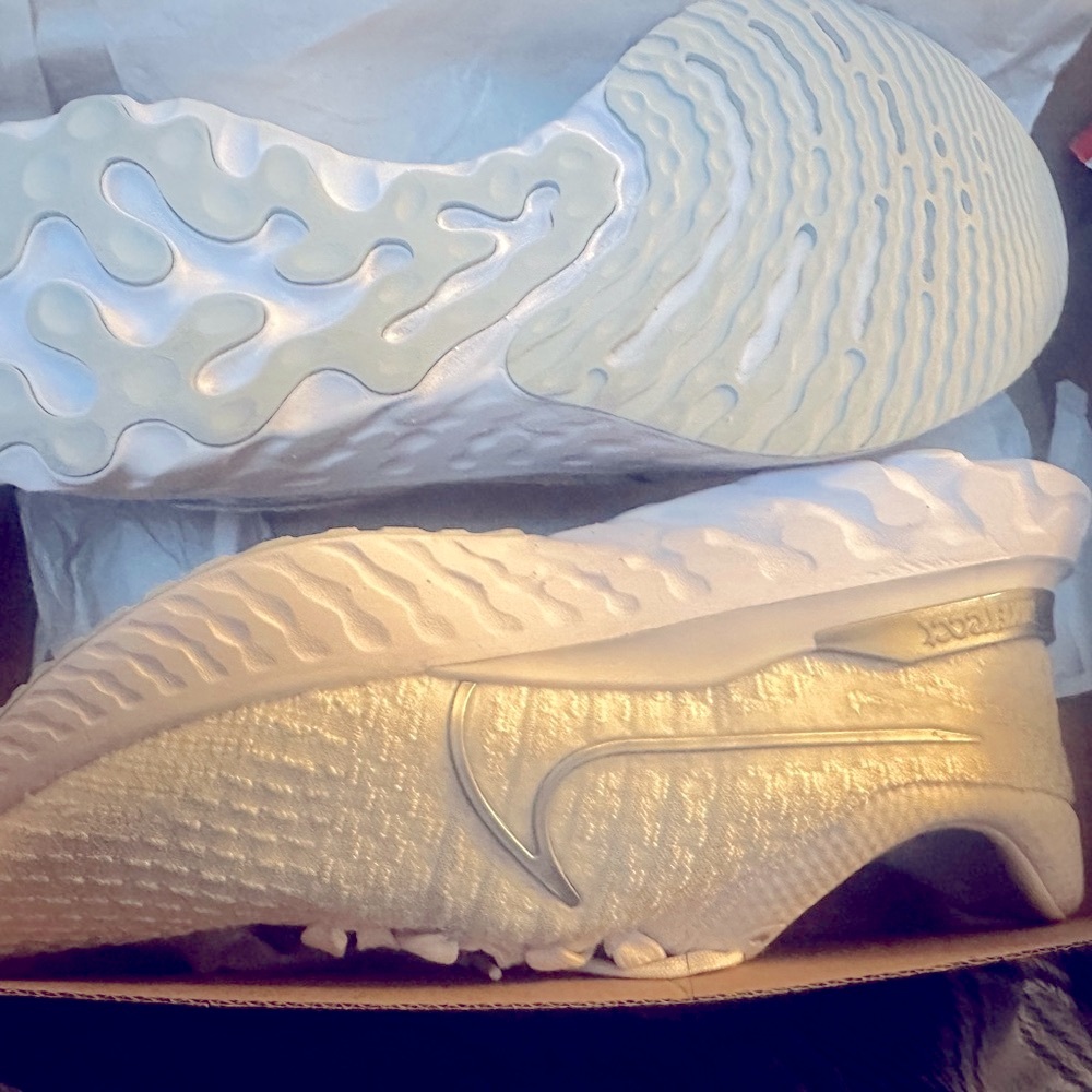 Nike React Infinity Run FK3 Women's Athletic Shoes in White and Silver size 11